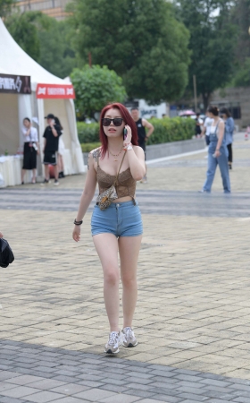 夏日美腿，清凉白皙~ [23P]
