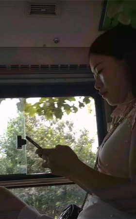 公交车美女