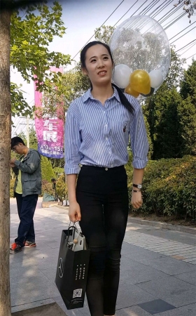 性感大方迷人的长腿女神