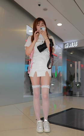 小W摄影作品●散落的时光~长筒袜姑娘 【套图+视频】 [10P]