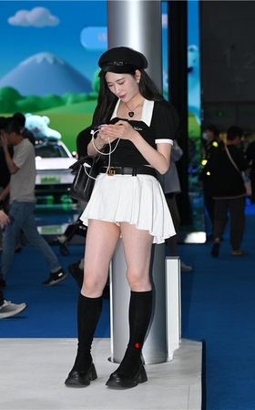 白裙小姐姐(52P)