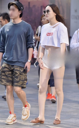 性感月牙臀 [17P]