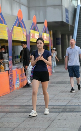 黑色热裤rou丝小姐姐 [18P]