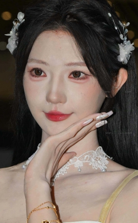2662-18-150√白皙美腿美足百万网红- 小只兔子 10P