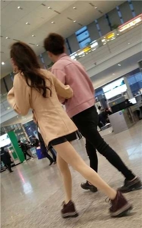 4k超清，性感的长腿丝足靓妹