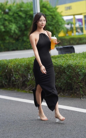 性感黑裙美女 [19P]