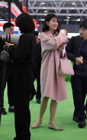 20250228纯情女大学生的肉丝美jio [18P]