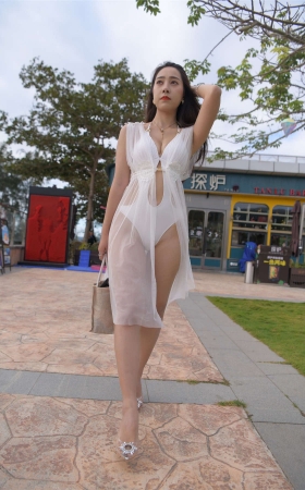 一筒摄影作品 白色比基尼女孩