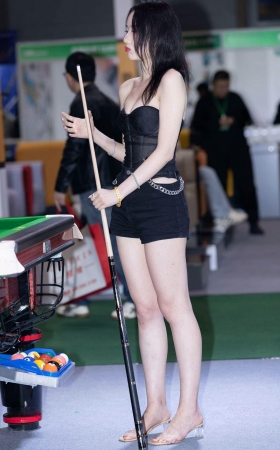 LB107-91P 杭州台球展-性感美胸模特文鸳的玉足