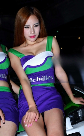 美艳的车模 [12P]