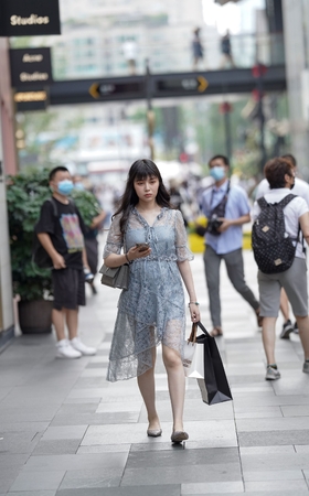 恬静气质女孩