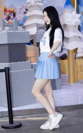 L1494-49P上海CJ-好多李嘉嘉女神短裙秀美腿 9P