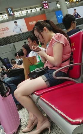 眼镜妹子