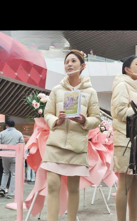 4K好利来美女导购小姐姐光腿神器（第一季） 3P