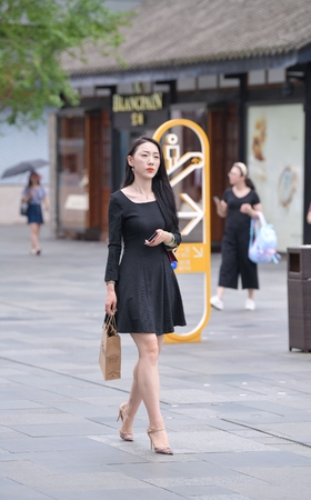 保养得真好的高跟美女