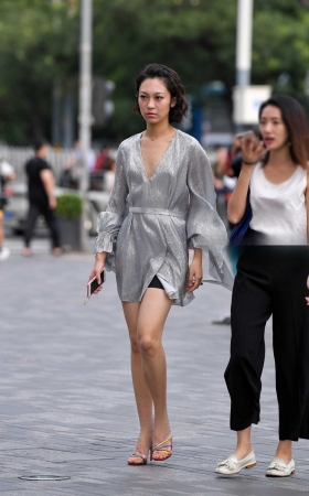 高跟凉鞋长腿美女 [13P]