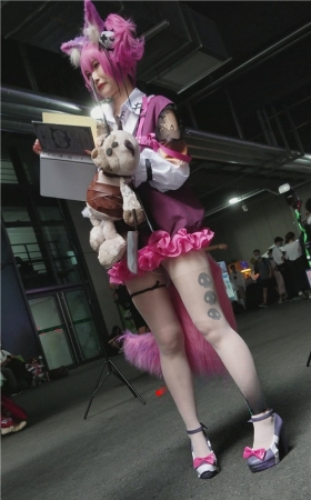 肉丝coplay妹子