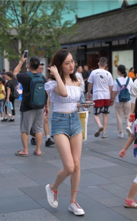 蓝牛热裤美女(86P)