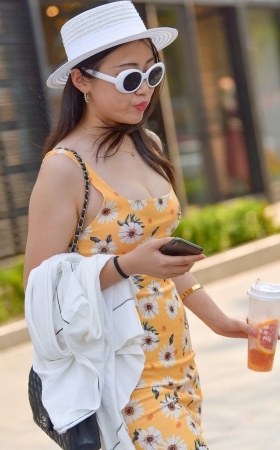 吊带花裙美女 [22P]