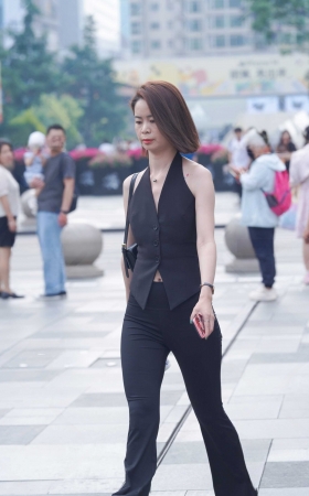 少妇好身材 [18P]