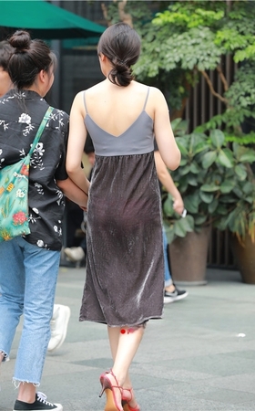 微红的长裙(31P)