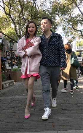 粉高跟粉裙粉衣丝袜长腿美女