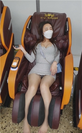 （视频二）灰色连体裙美女