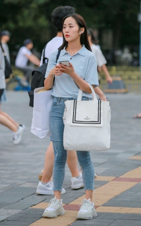 清纯学生妹 [14P]
