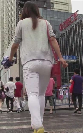 逛街随拍三位美臀美腿美女少F [1.56 GB]