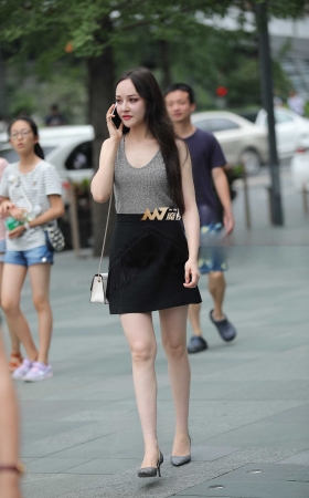 白白净净的漂亮女孩 [24P]