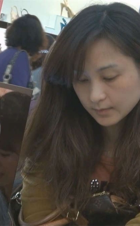 看美女试鞋，我总是兴意盎然