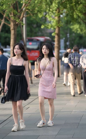 街拍气质粉色裙小仙女组合 [23P]