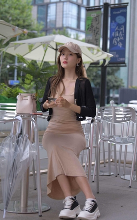 [一始专区] 长裙美女 【图片➕视频】 [10P]