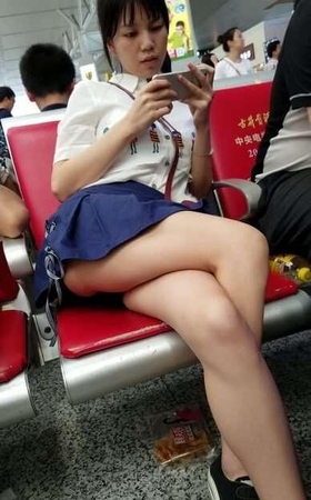 4K – 超短裙美腿小姐姐真甜美