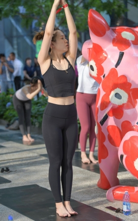 热身黑色紧身 [24P]