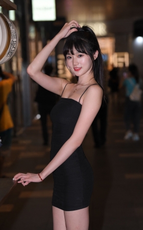 搭讪吊带裙清纯女孩 [19P]