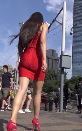 红裙小姐姐