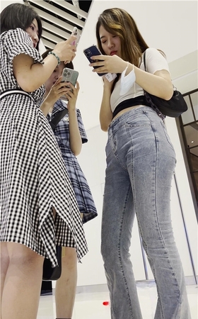 牛仔裤美女