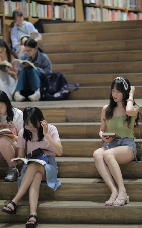 搭讪来旅游的热裤小妹 照片190p
