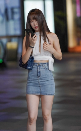 靓丽女孩 超显身材 [24P]