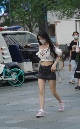 超短裙可爱小妹 [15P]