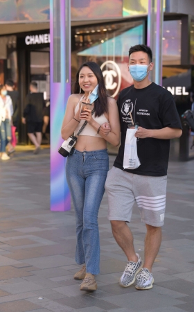 喇叭裤女友 [21P]