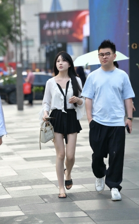 街拍超短裙小清新小姐姐 [19P]