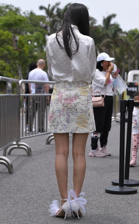 蝴蝶结高跟鞋美女