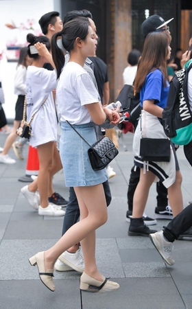 爱穿丝袜的女友3A1285[398M]