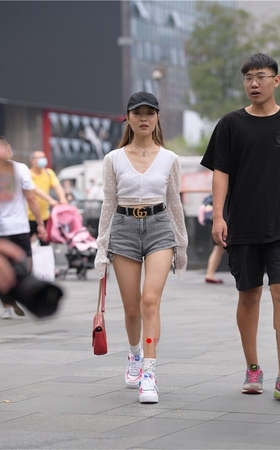 戴着鸭舌帽的小妹(45P)