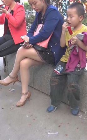 肉丝高跟美女