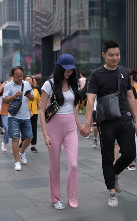 小姐姐，妳这裤子也太薄了吧，迷人3A1778[768M]