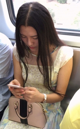 白高街拍长腿MM