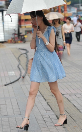 清丽脱俗的蓝裙美女 [17P]